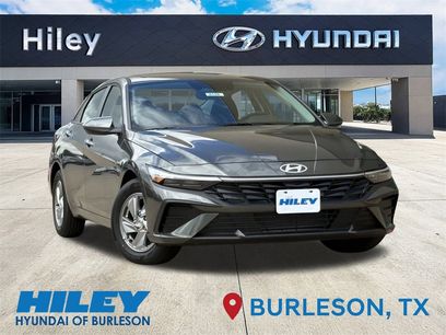 New 2025 Hyundai Elantra SE
