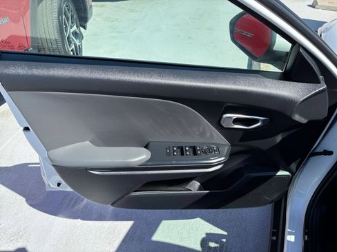 Used 2025 Kia K4 FWD image 18