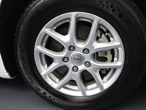 Used 2023 Chrysler Voyager LX FWD image 5
