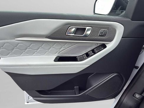 New 2026 Ford Explorer Platinum image 21