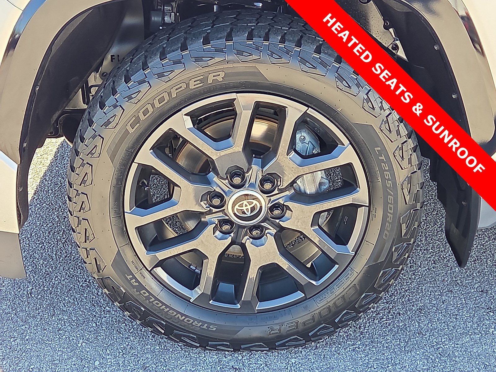 Used 2024 Toyota Sequoia Platinum AWD/4WD image 7