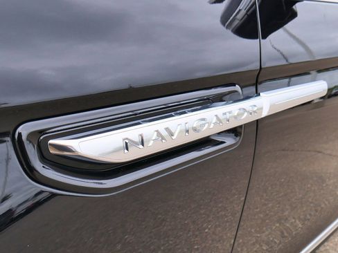 Used 2019 Lincoln Navigator L Reserve image 16