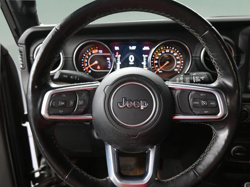 Used 2020 Jeep Wrangler Unlimited Sahara AWD/4WD image 27