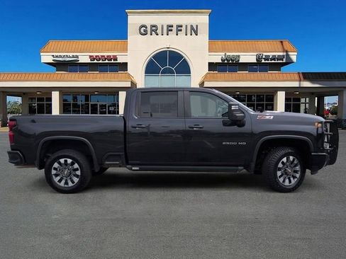 Used 2024 Chevrolet Silverado 2500 Custom w/ Custom Value Package AWD/4WD image 3