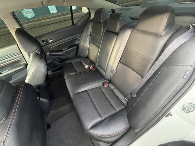 Used 2022 Nissan Altima 2.5 SR w/ Midnight Edition Package FWD image 13