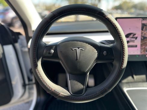 Used 2021 Tesla Model Y Performance image 16
