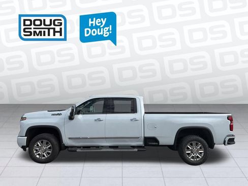 New 2026 Chevrolet Silverado 3500 High Country w/ High Country Premium Package AWD/4WD image 3