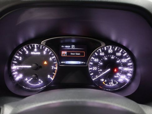 Used 2019 Nissan Pathfinder SL image 40