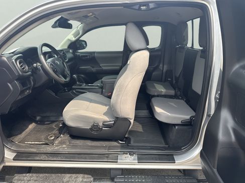 Used 2018 Toyota Tacoma SR w/ SR Convenience Package AWD/4WD image 17