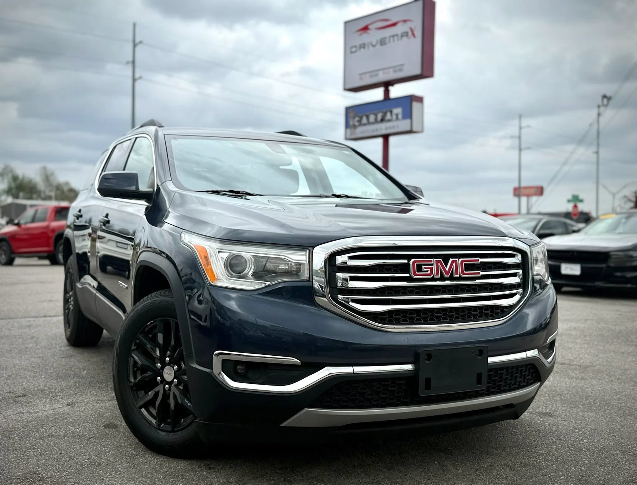 Used 2019 GMC Acadia SLT FWD image 1