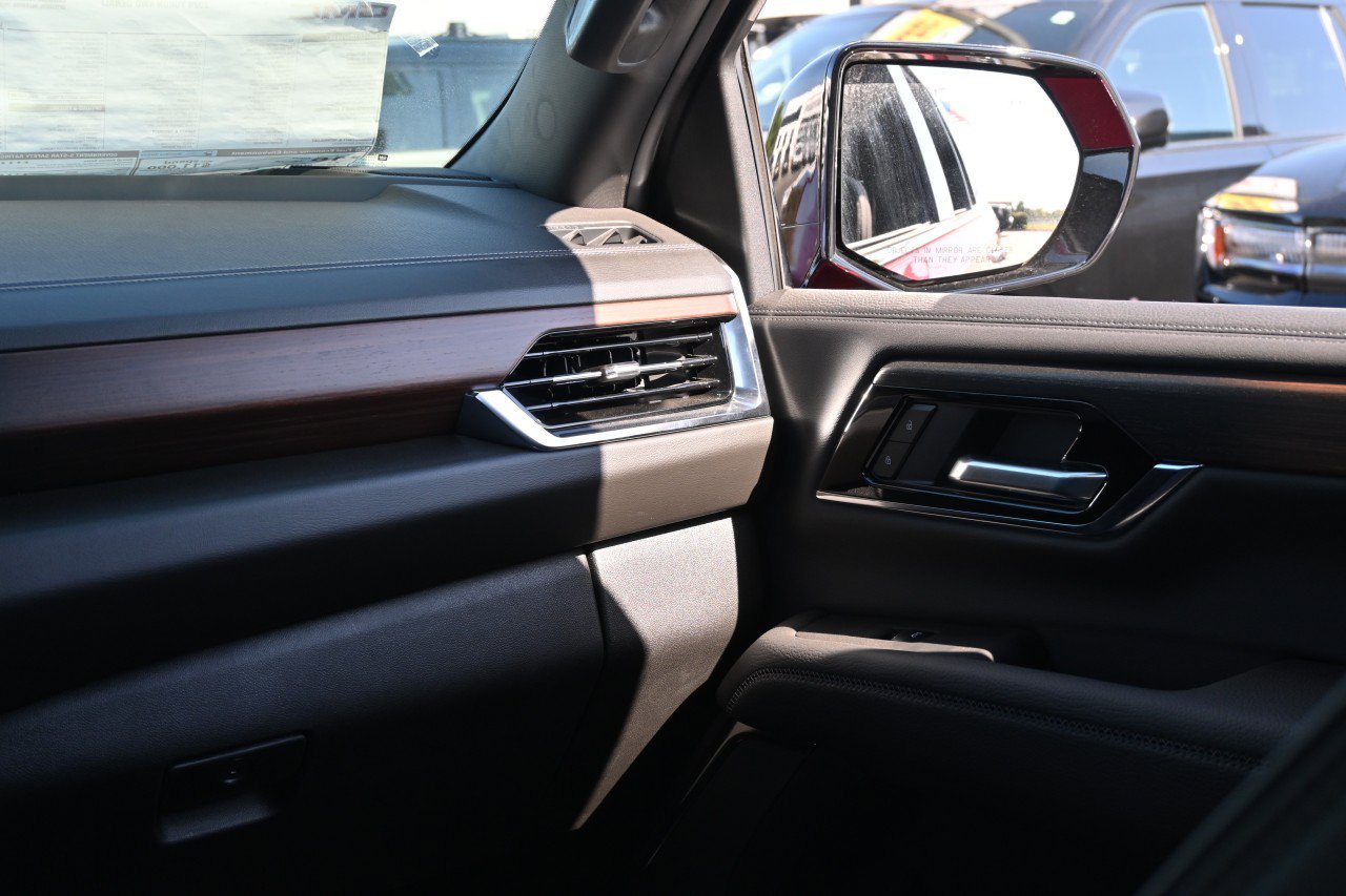 New 2026 GMC Yukon Denali AWD/4WD image 16