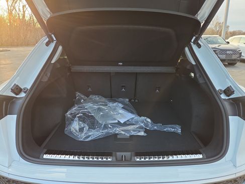 New 2026 Audi Q3 quattro 2.0T image 8