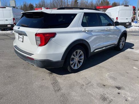 Certified 2021 Ford Explorer XLT w/ Equipment Group 202A image 3