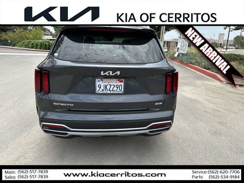 Certified 2023 Kia Sorento EX w/ Panoramic Sunroof Package FWD image 4