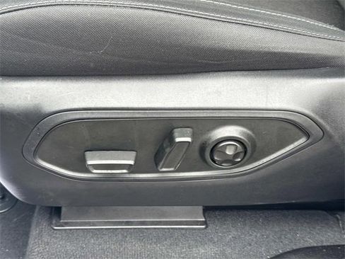 Used 2024 Jeep Grand Cherokee Laredo image 24