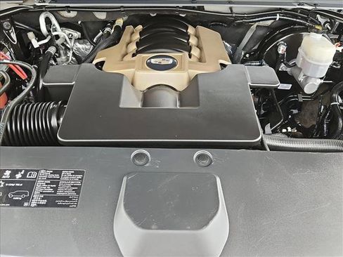 Used 2019 Cadillac Escalade Luxury AWD/4WD image 24