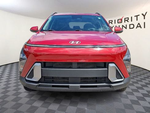 Used 2025 Hyundai Kona SEL FWD image 2