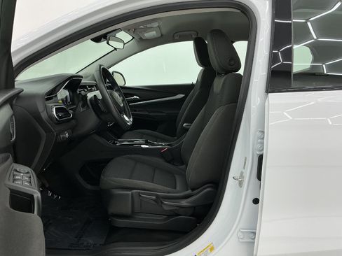 Used 2022 Chevrolet Bolt EUV LT w/ Driver Confidence Package FWD image 14