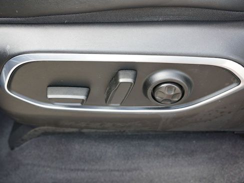 Used 2024 Jeep Wagoneer Series II w/ Flexible Seating Group image 28