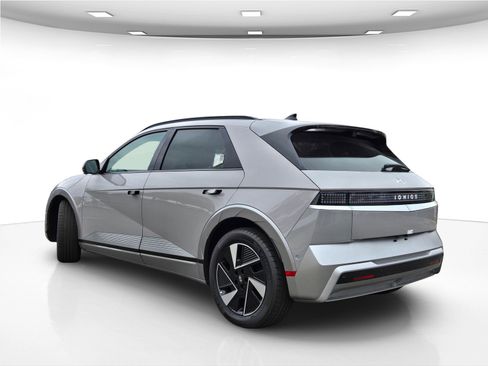 New 2026 Hyundai Ioniq 5 Limited image 7