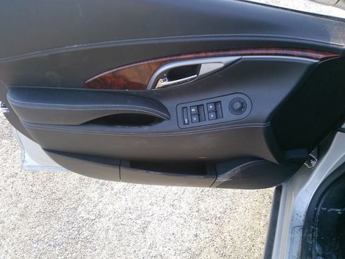 Used 2011 Buick LaCrosse CXL image 31