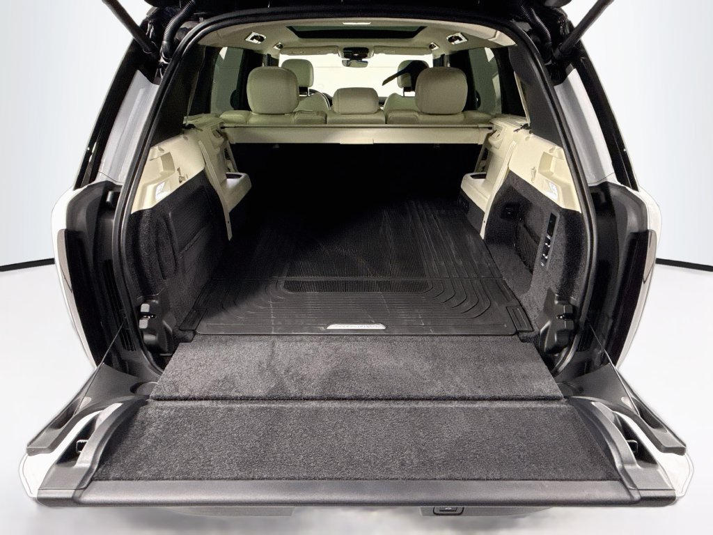 New 2027 Land Rover Range Rover Long Wheelbase SE AWD/4WD image 29