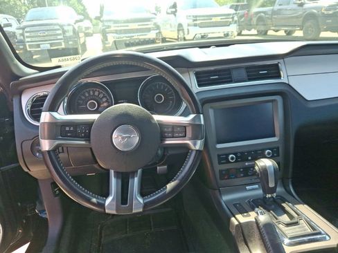 Used 2014 Ford Mustang GT RWD image 10