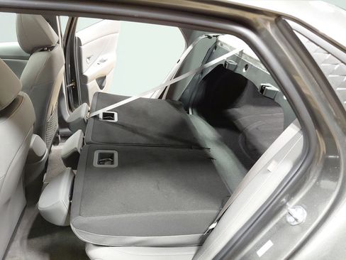Used 2025 Hyundai Elantra SEL FWD image 13