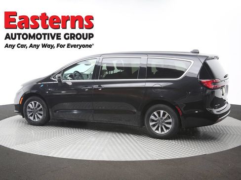 Used 2023 Chrysler Pacifica Touring-L FWD image 64