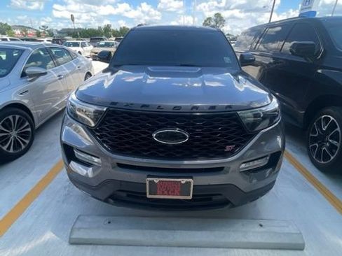 Used 2022 Ford Explorer ST w/ Equipment Group 401A RWD image 2
