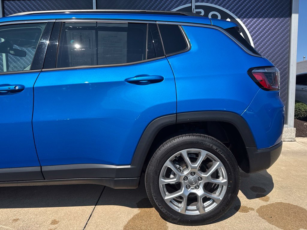 Used 2022 Jeep Compass Latitude AWD/4WD image 14