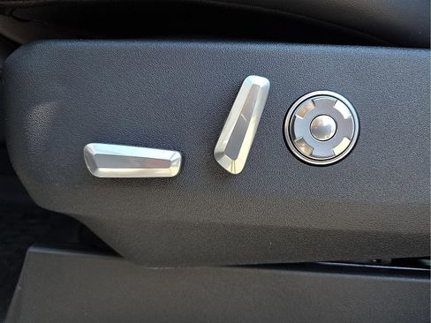 New 2025 Lincoln Navigator Reserve w/ Jet Appearance Package image 13