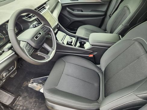New 2026 Jeep Grand Cherokee Laredo AWD/4WD image 9