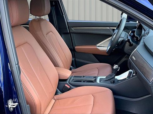 Used 2025 Audi Q3 2.0T Premium w/ Convenience Package image 29