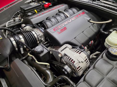 Used 2006 Chevrolet Corvette Convertible w/ Preferred Equipment Group RWD image 4