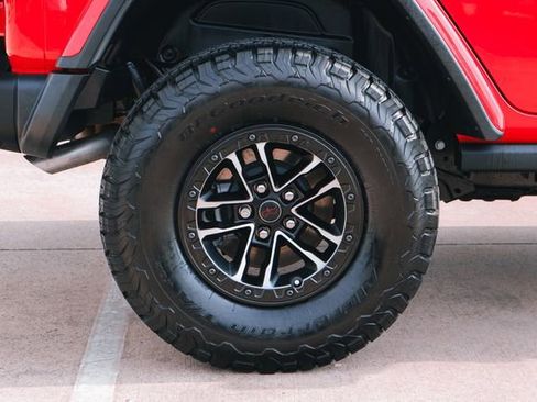 Used 2025 Jeep Wrangler Unlimited Rubicon image 25