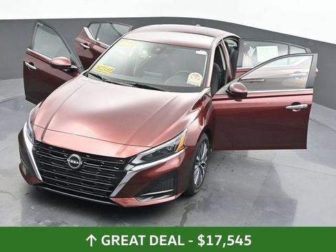 Used 2023 Nissan Altima 2.5 SV FWD image 61