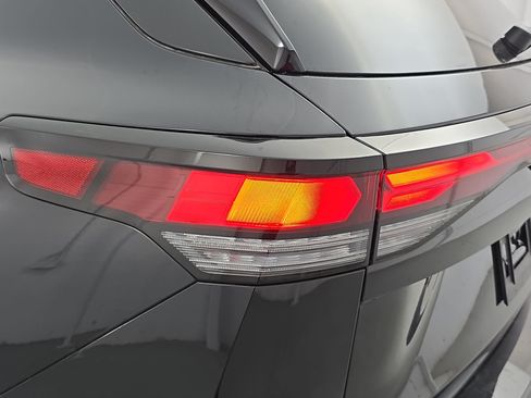 New 2026 Volkswagen Tiguan SE R-Line FWD image 35