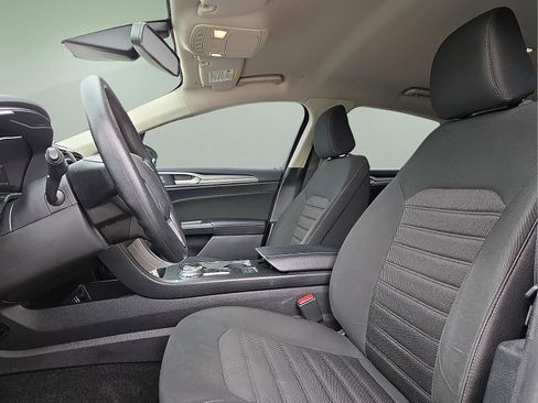 Used 2020 Ford Fusion SE FWD image 14