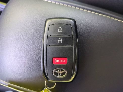 Used 2025 Toyota Corolla SE FWD image 27