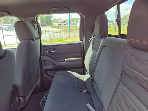 Used 2025 Nissan Frontier PRO-4X image 26