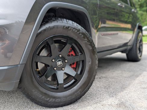 Used 2017 Jeep Grand Cherokee Trailhawk w/ Trailhawk Luxury Group AWD/4WD image 32