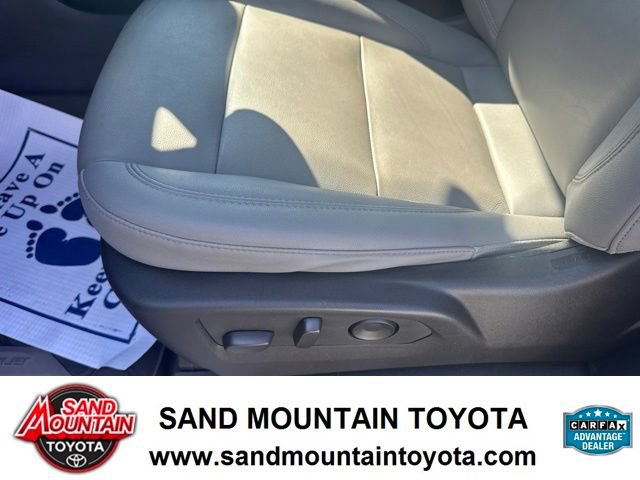 Used 2023 Chevrolet Tahoe Z71 w/ Luxury Package AWD/4WD image 15