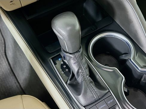 Used 2018 Toyota Camry XLE image 24