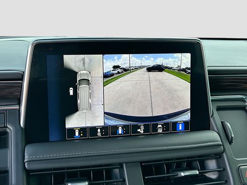 Used 2023 Chevrolet Tahoe Z71 w/ Luxury Package AWD/4WD image 14
