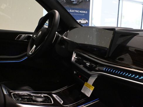 Used 2025 BMW X5 xDrive50e image 34