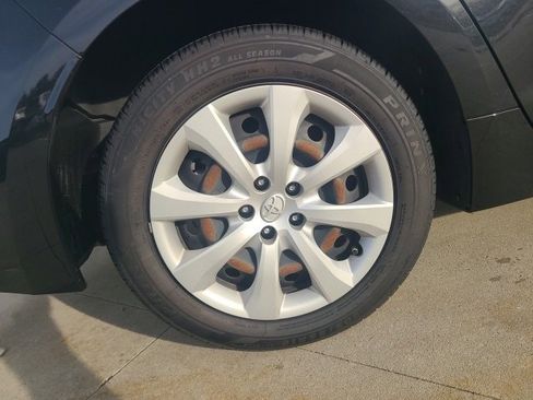 Used 2022 Toyota Corolla LE image 10