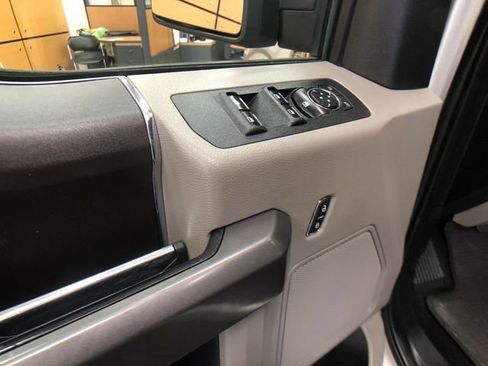 Certified 2019 Ford F150 XLT w/ Trailer Tow Package AWD/4WD image 12