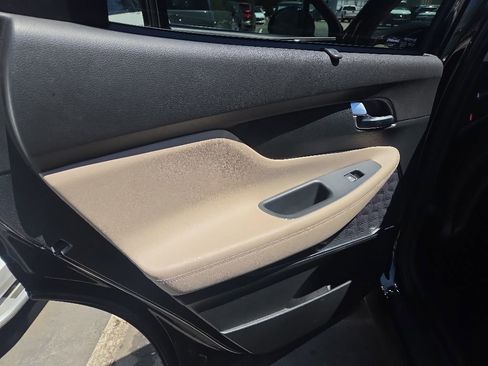 Used 2023 Hyundai Santa Fe SEL w/ Premium Package FWD image 9