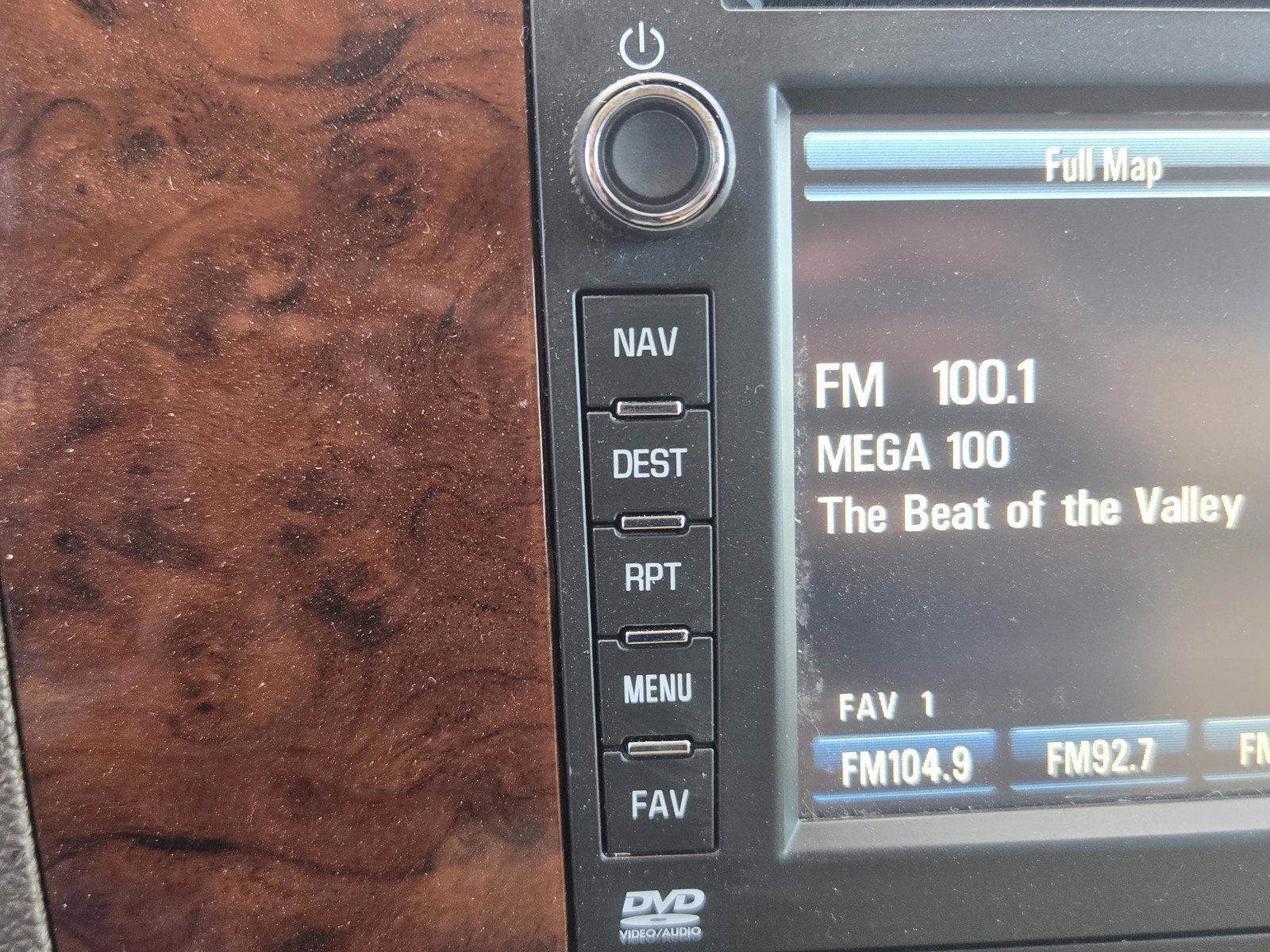 Used 2013 Chevrolet Suburban LTZ RWD image 25